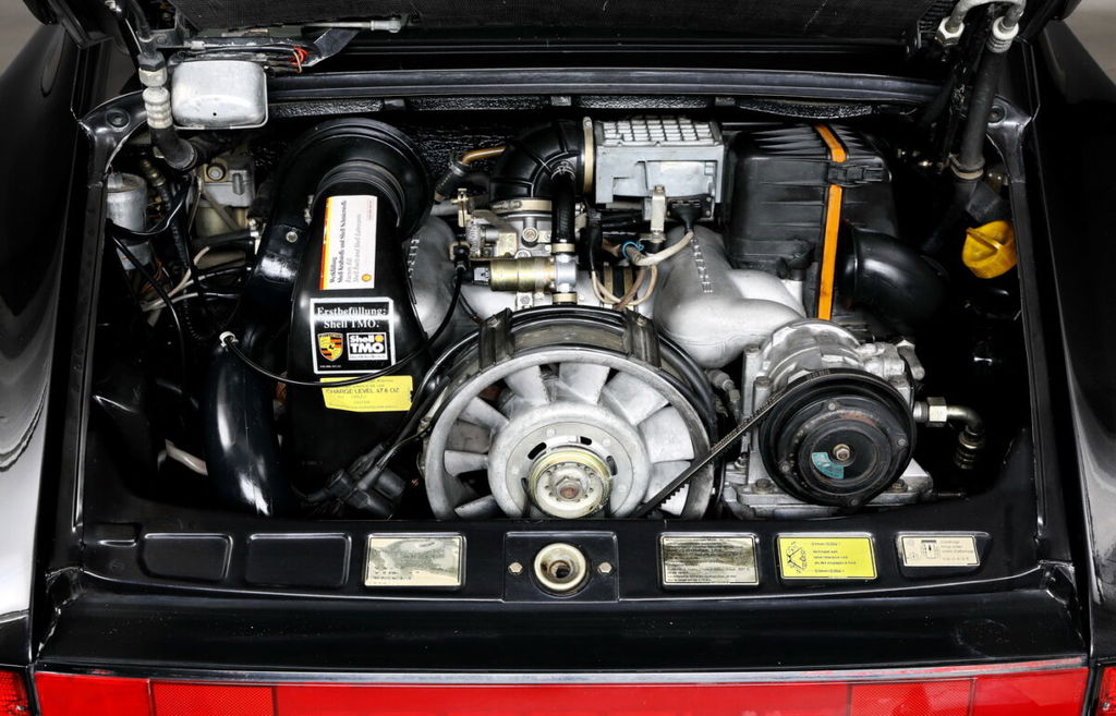 Porsche 911 Carrera 3.2 “25 Jahre 911”