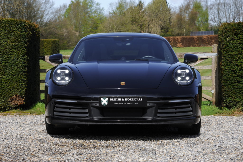 Porsche 992 Carrera