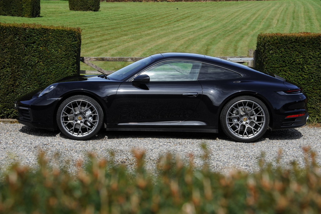 Porsche 992 Carrera