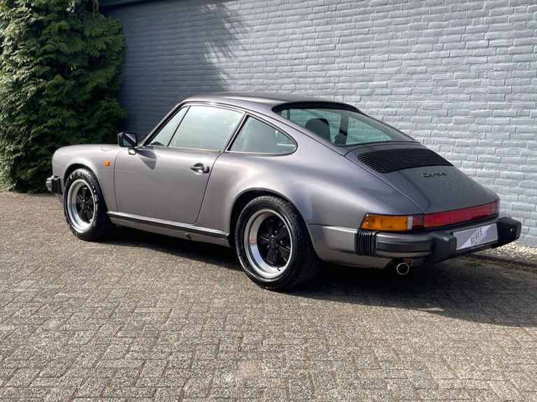 Porsche 911 Carrera 3.2
