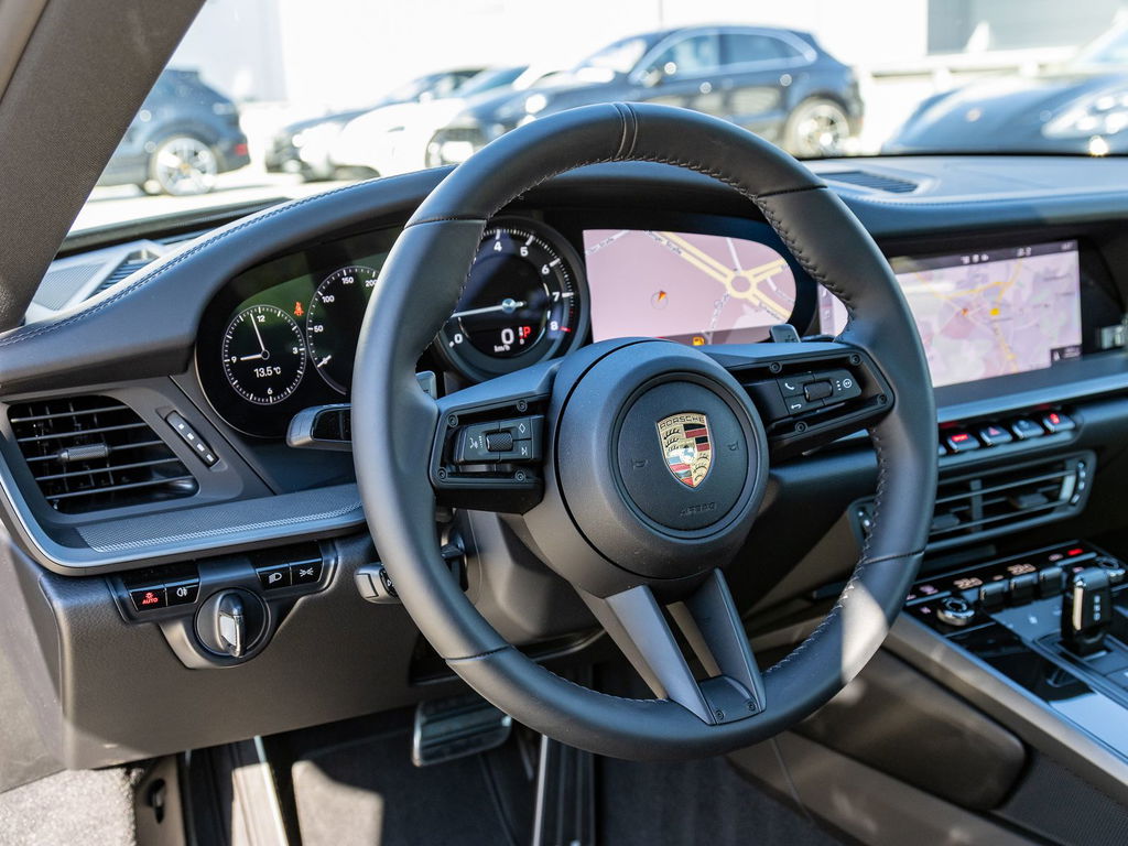 Porsche 992 Carrera 4