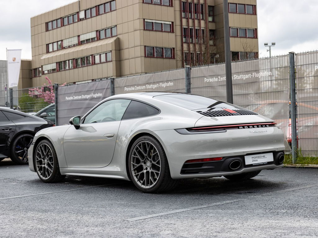 Porsche 992 Carrera 4S