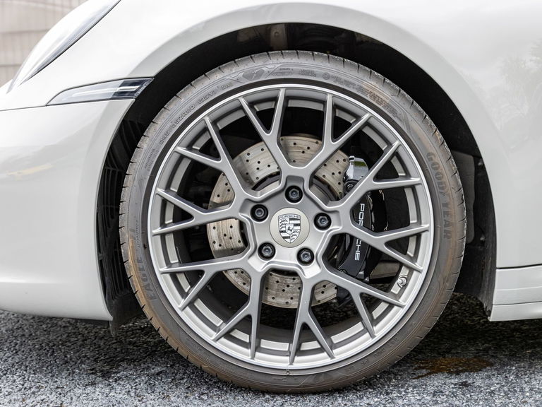 Porsche 992 Carrera 4S