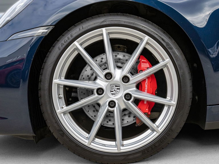 Porsche 992 Carrera 4S