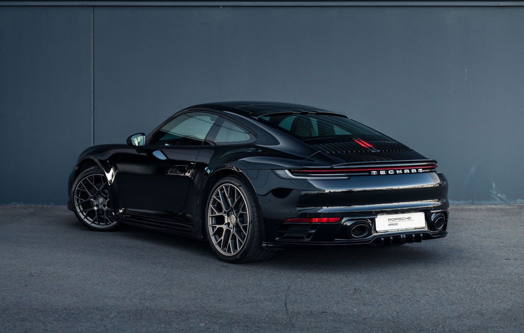 Porsche 992 Carrera