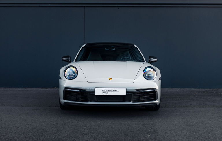 Porsche 992 Carrera