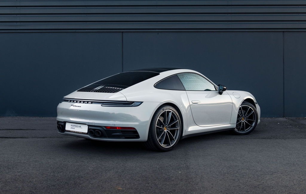 Porsche 992 Carrera