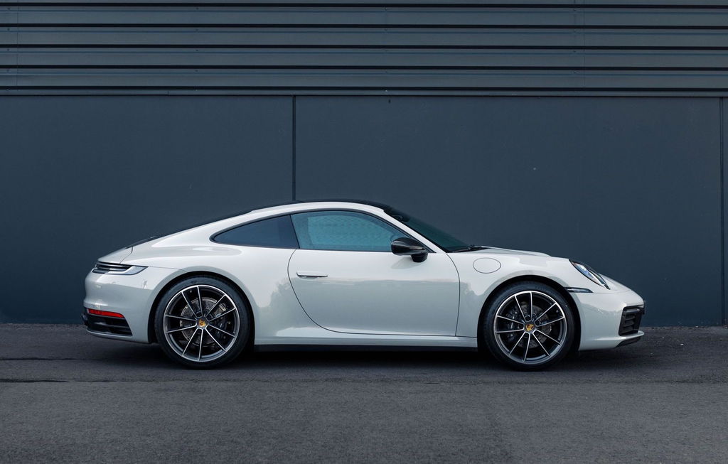Porsche 992 Carrera