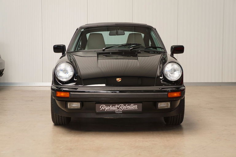 Porsche 911 Carrera 3.2 (US)