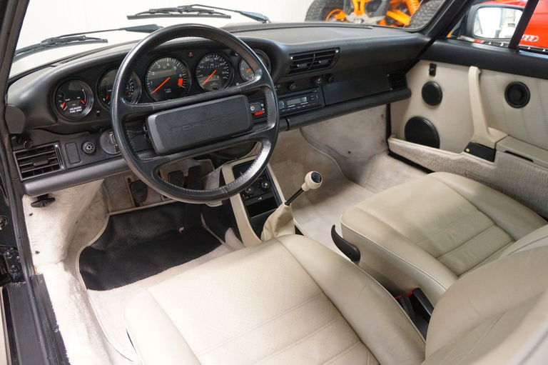 Porsche 911 Carrera 3.2 (US)