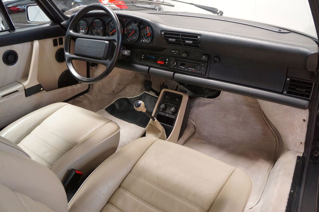 Porsche 911 Carrera 3.2 (US)