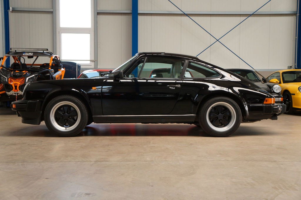 Porsche 911 Carrera 3.2 (US)