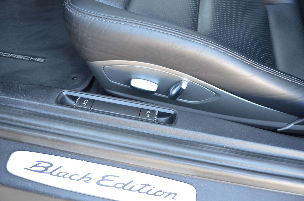 Porsche 991 Carrera Black Edition