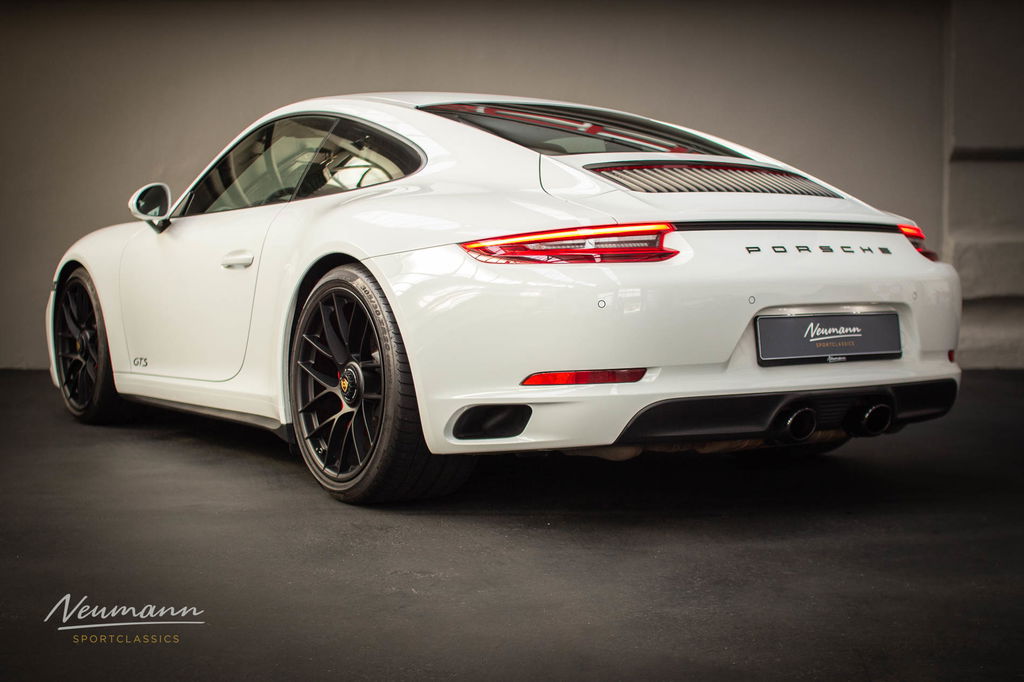 Porsche 991.2 Carrera GTS