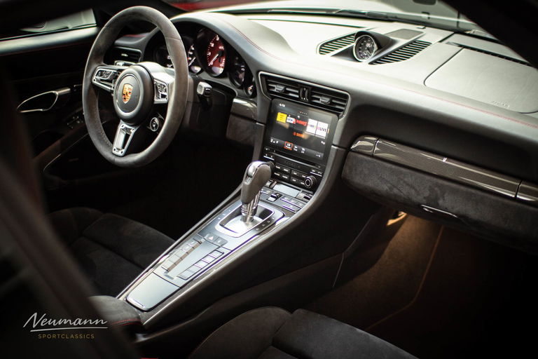 Porsche 991.2 Carrera GTS