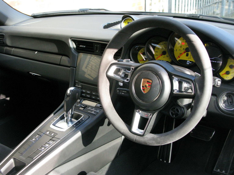 Porsche 991.2 Carrera GTS
