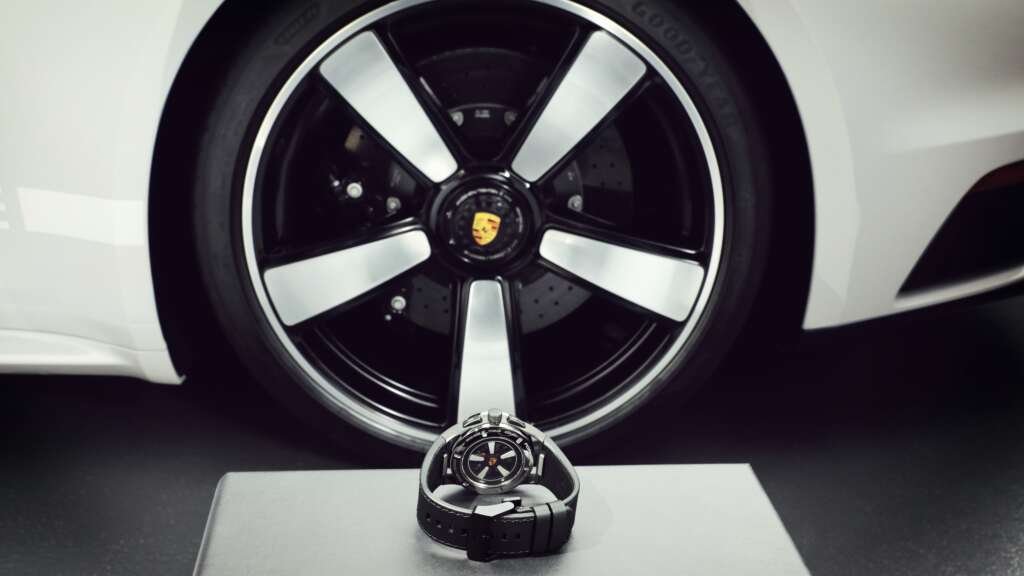 Porsche 992 Sport Classic center lock wheels