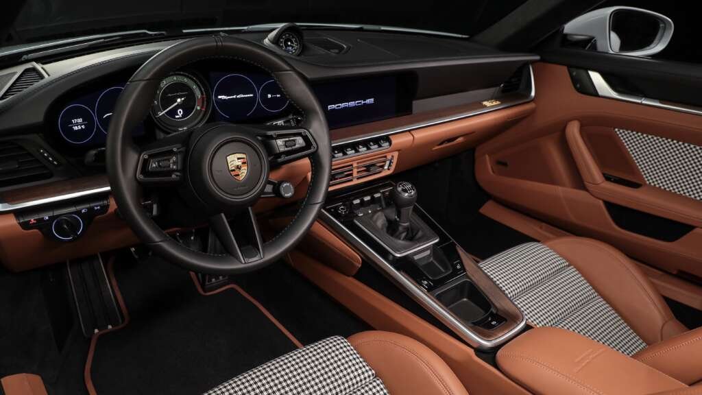 Porsche 992 Sport Classic interior