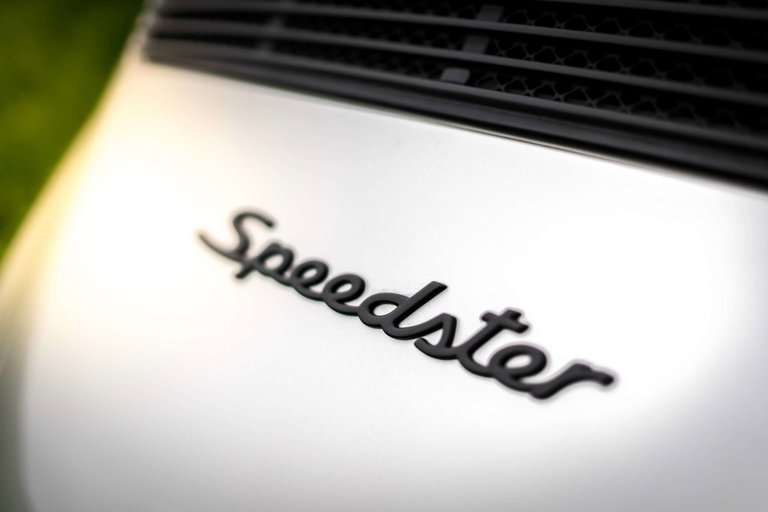 Porsche 911 Carrera 3.2 Speedster