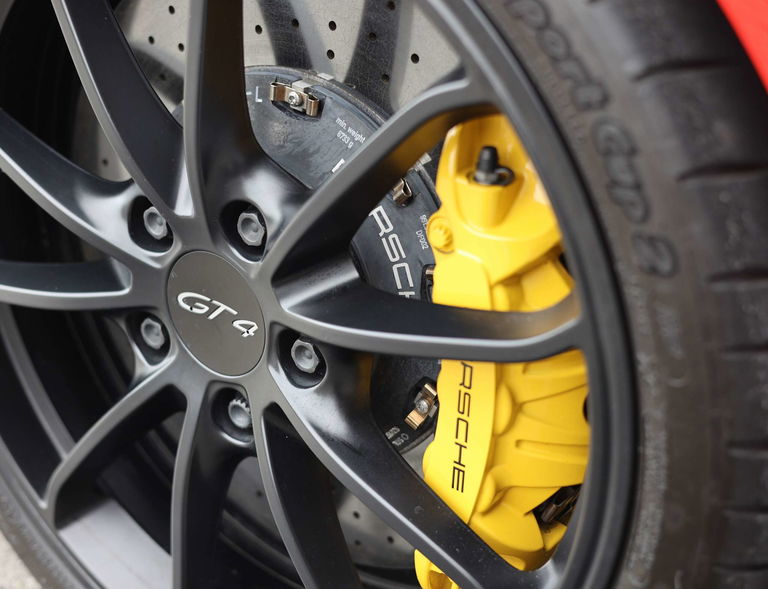 Porsche 981 Cayman GT4