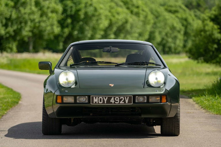 Porsche 928