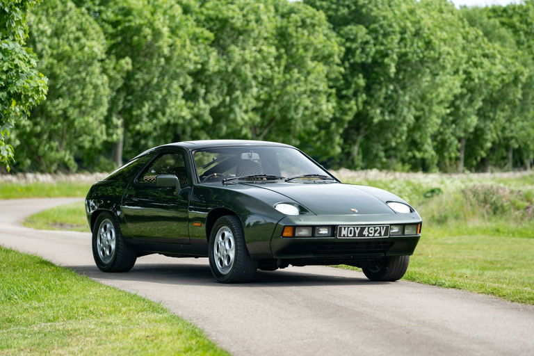Porsche 928