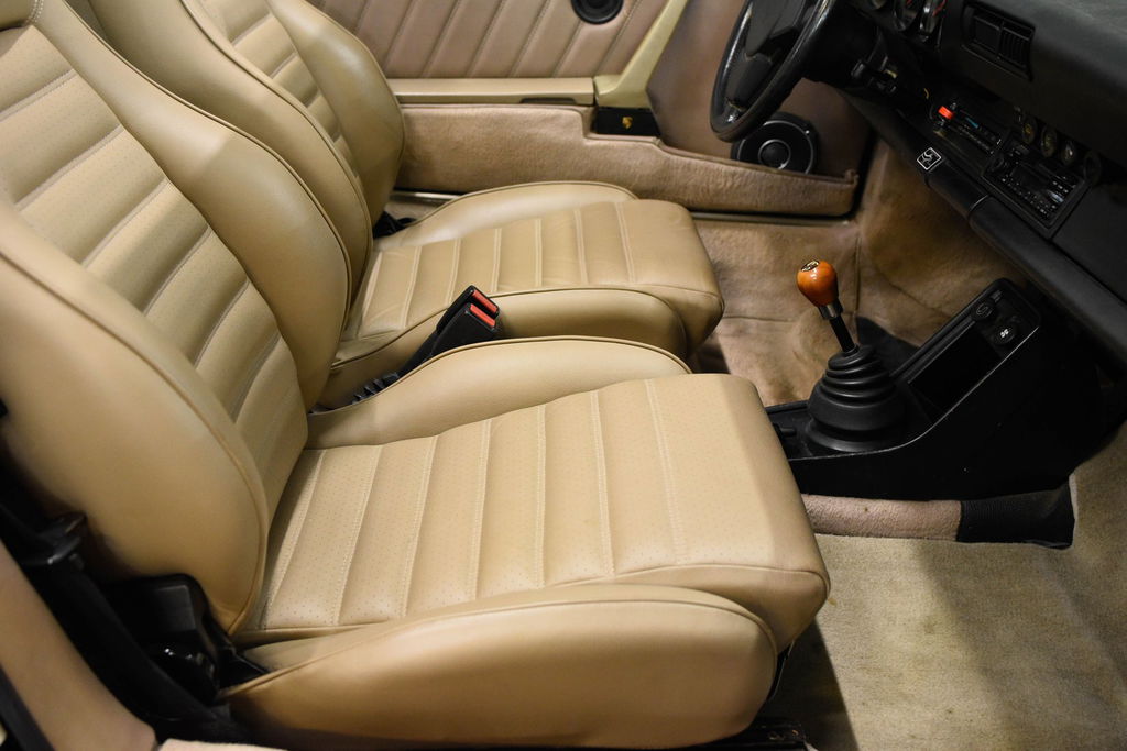 Porsche 911 Carrera 3.2 (US)