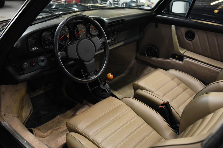 Porsche 911 Carrera 3.2 (US)