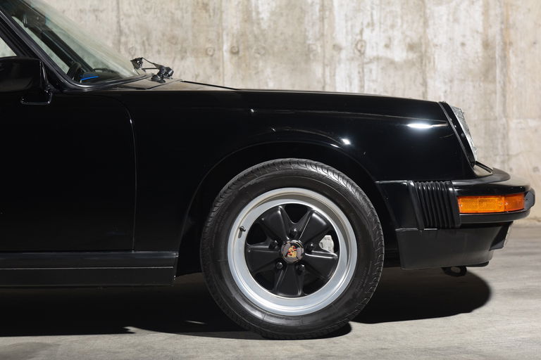 Porsche 911 Carrera 3.2 (US)