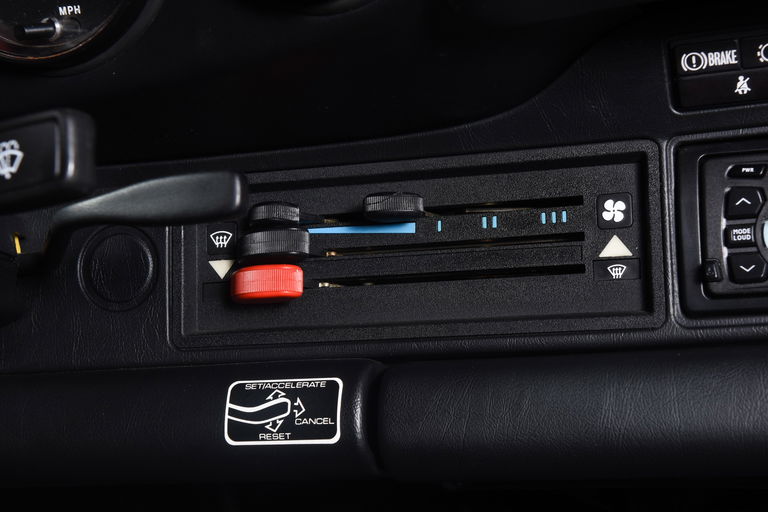 Porsche 911 Carrera 3.2 (US)