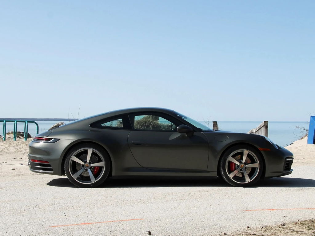 Porsche 992 Carrera 4S
