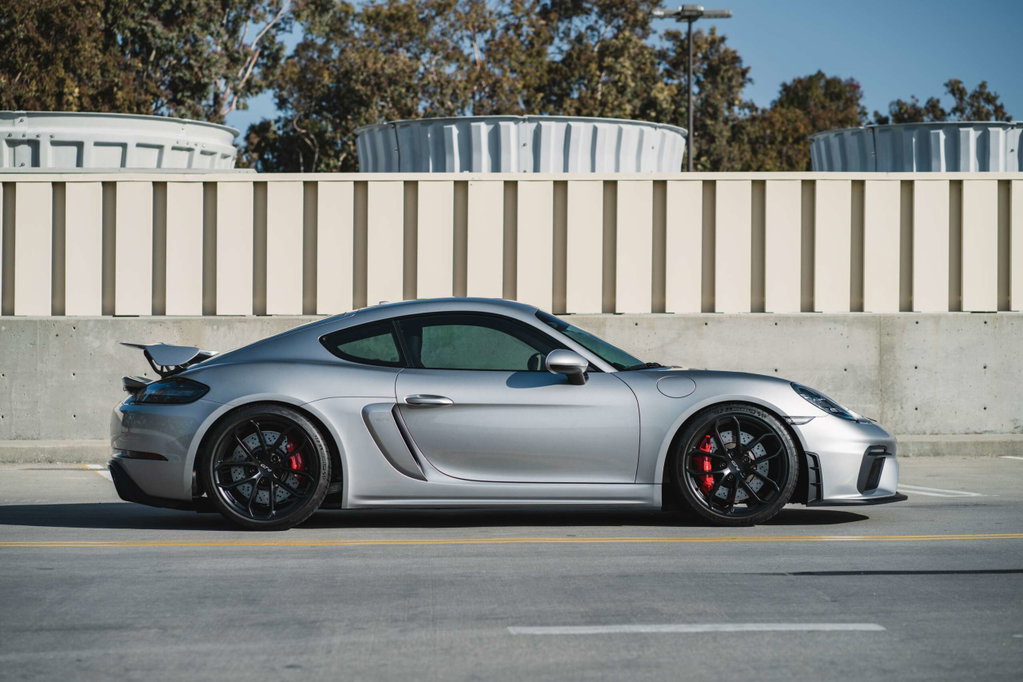 Porsche 718 Cayman GT4