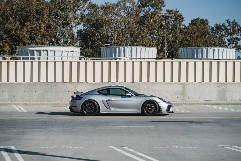 Porsche 718 Cayman GT4