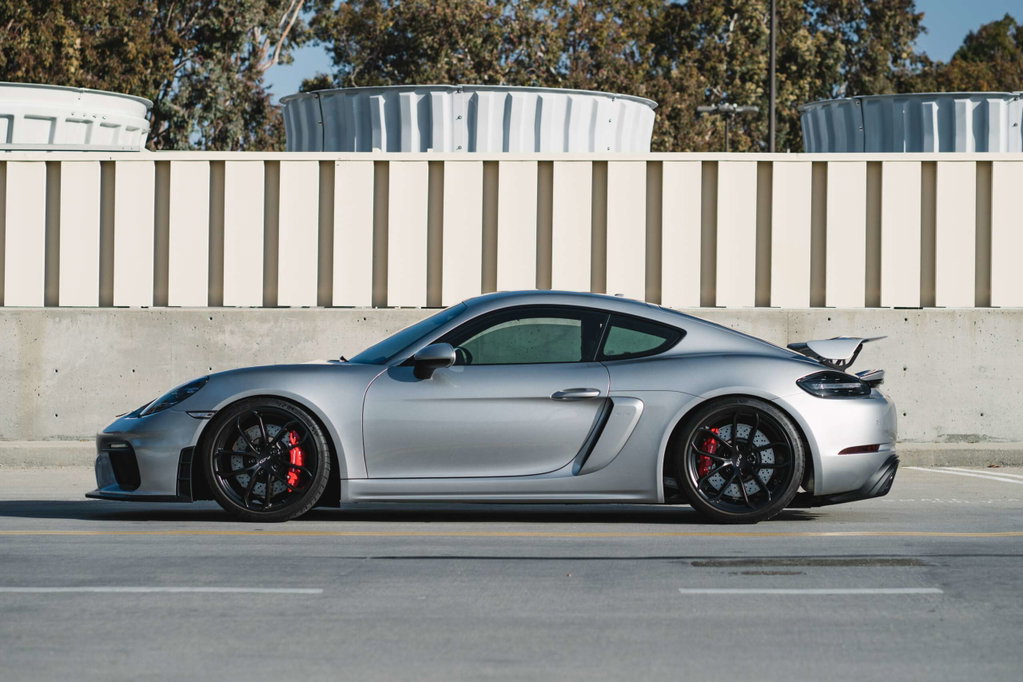 Porsche 718 Cayman GT4