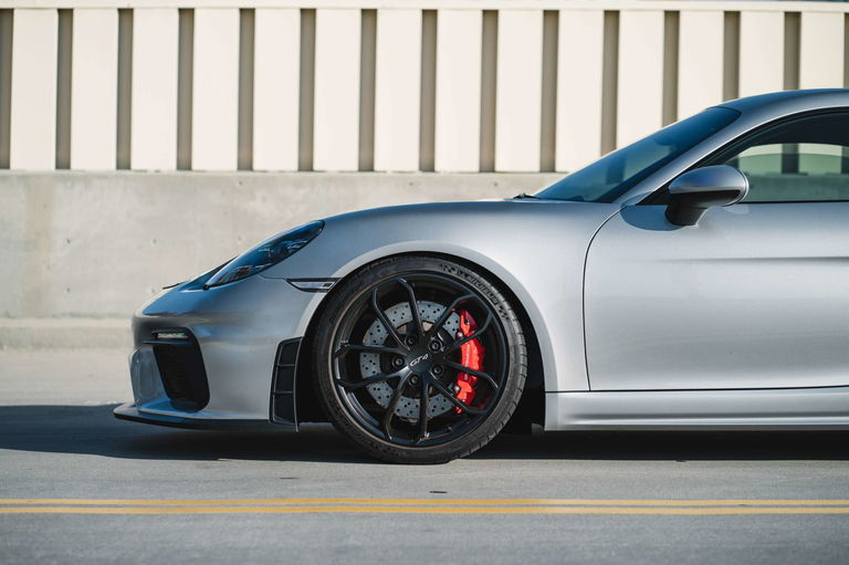 Porsche 718 Cayman GT4