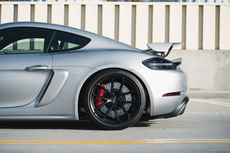Porsche 718 Cayman GT4