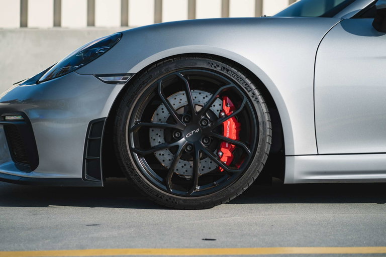 Porsche 718 Cayman GT4