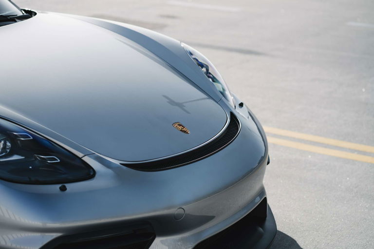 Porsche 718 Cayman GT4