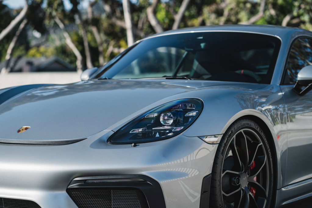 Porsche 718 Cayman GT4