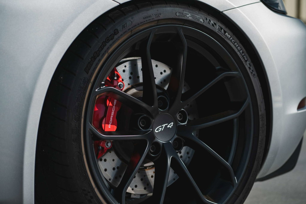 Porsche 718 Cayman GT4