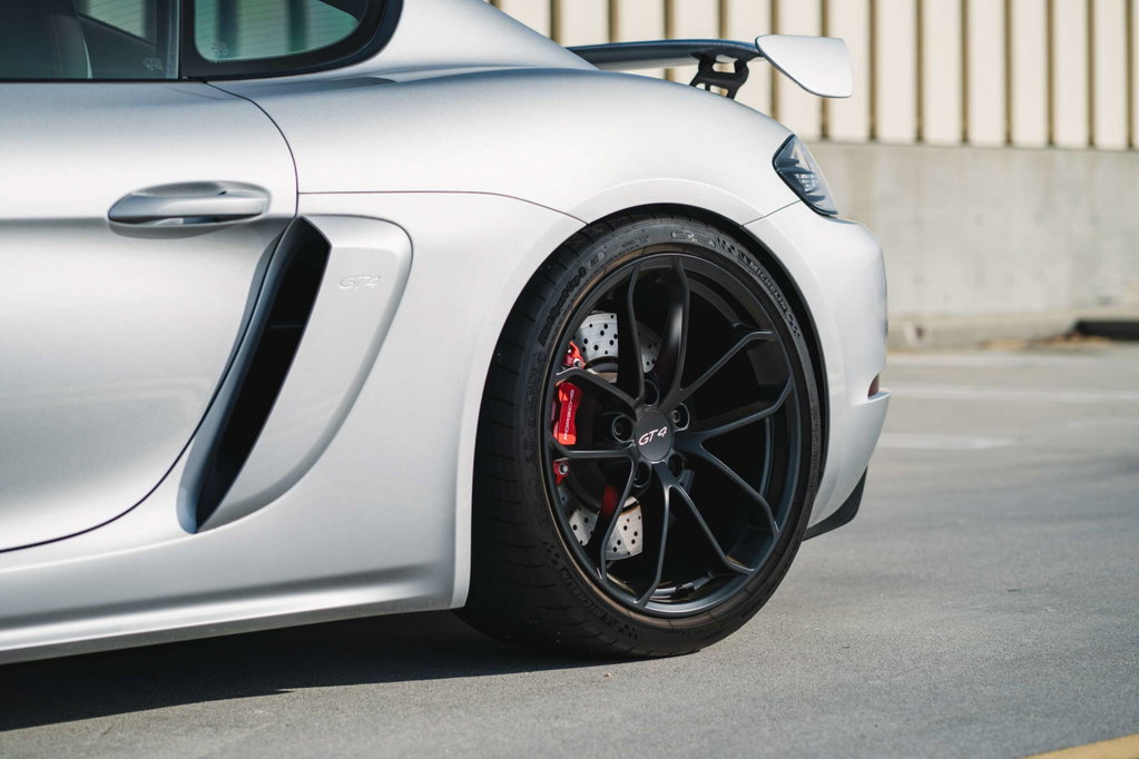 Porsche 718 Cayman GT4