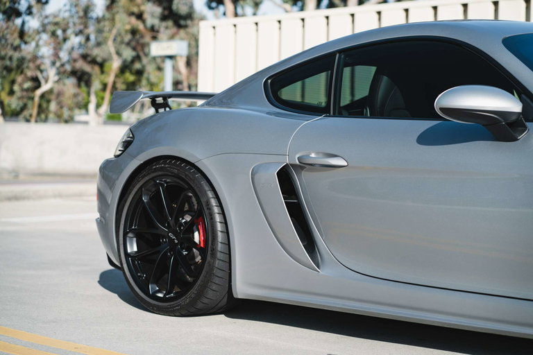Porsche 718 Cayman GT4