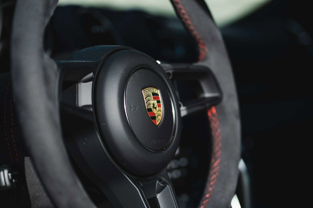 Porsche 718 Cayman GT4