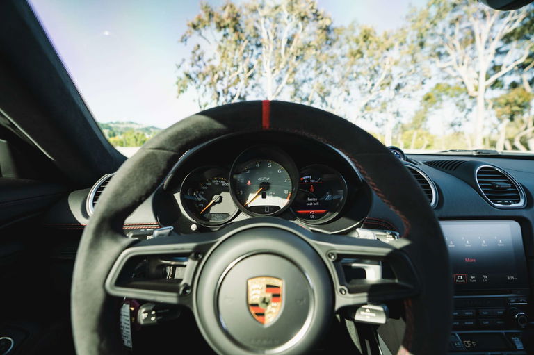 Porsche 718 Cayman GT4