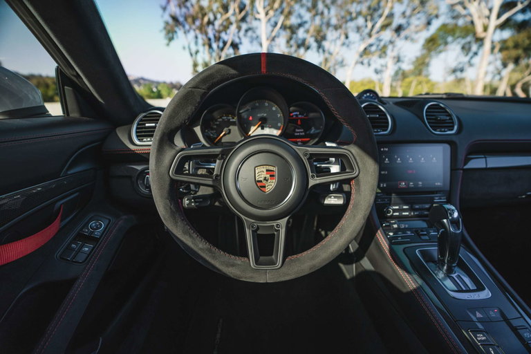 Porsche 718 Cayman GT4