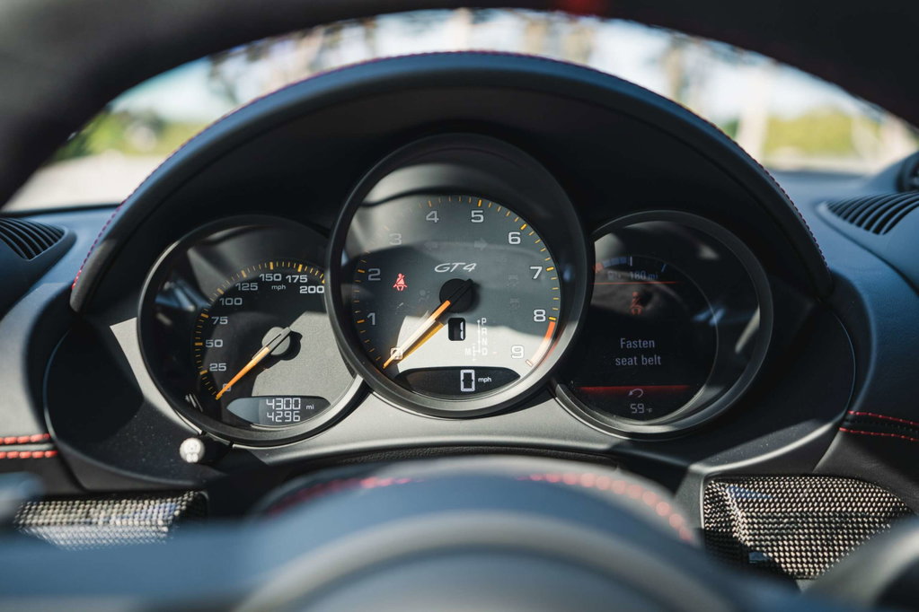 Porsche 718 Cayman GT4