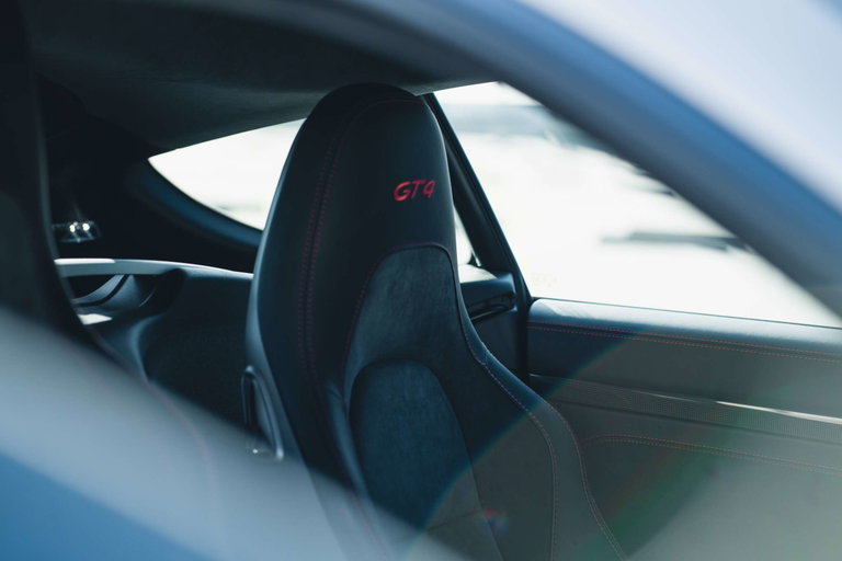 Porsche 718 Cayman GT4