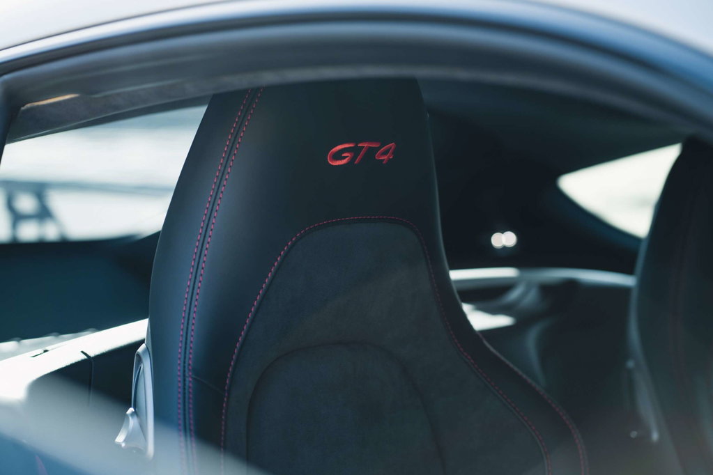Porsche 718 Cayman GT4