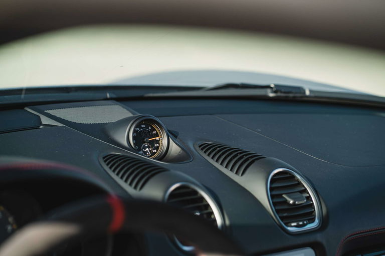 Porsche 718 Cayman GT4