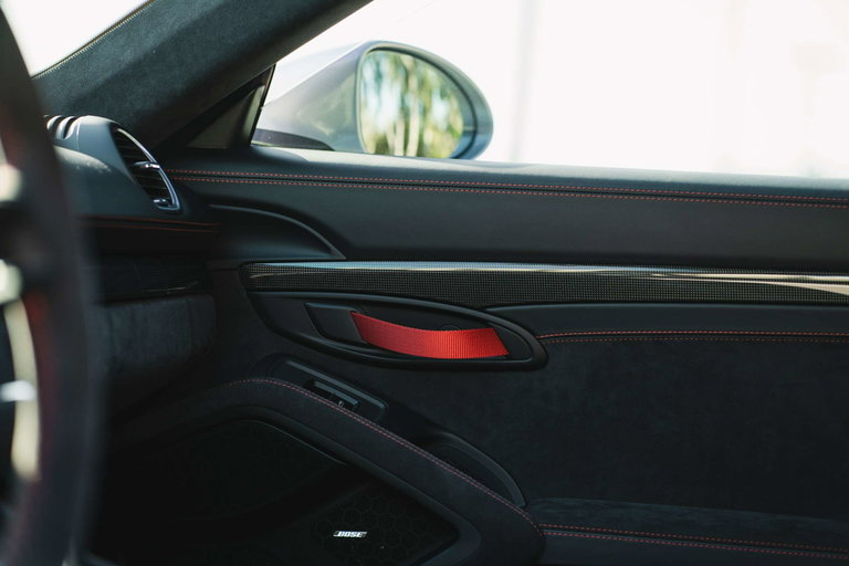 Porsche 718 Cayman GT4